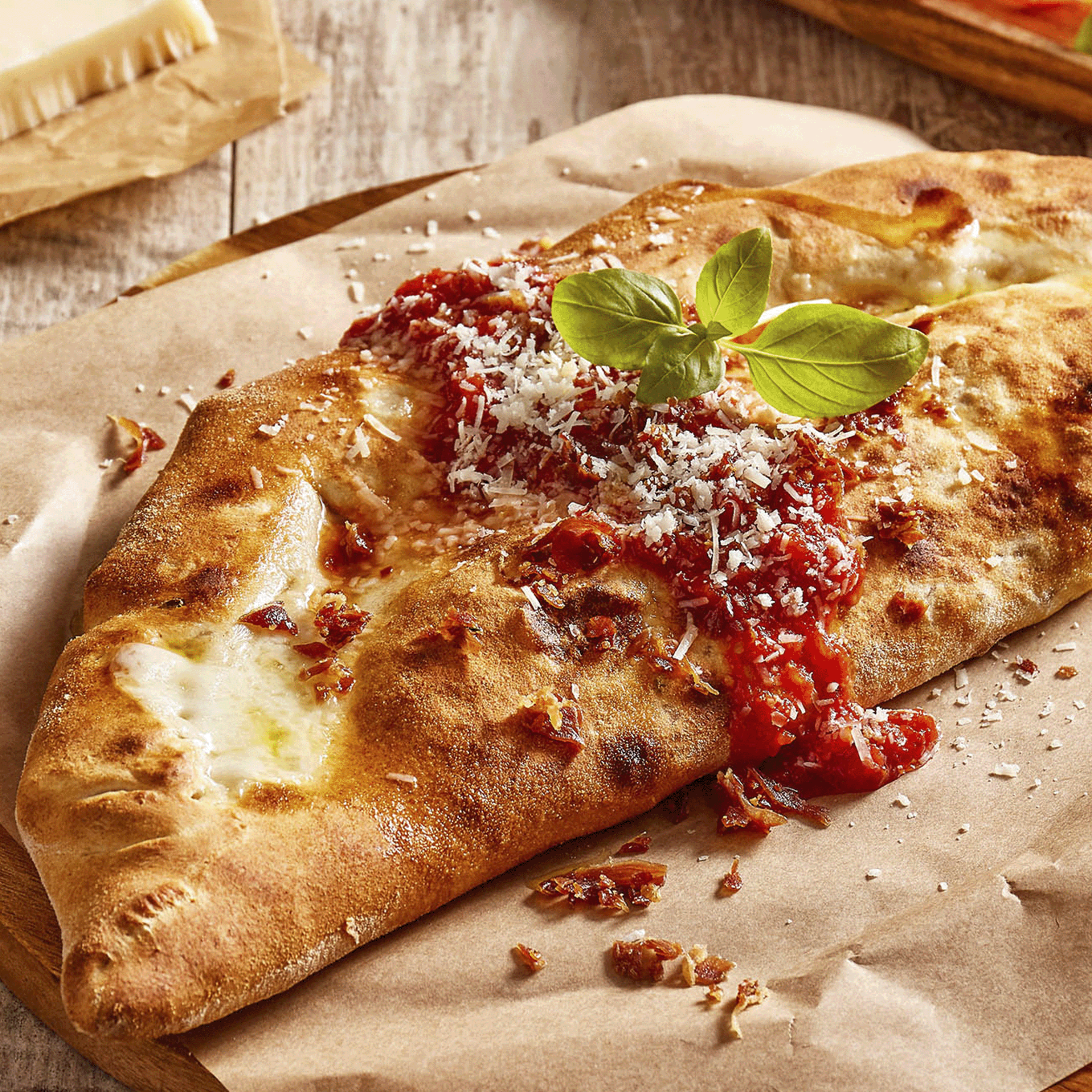 CALZONE NAPOLETANO